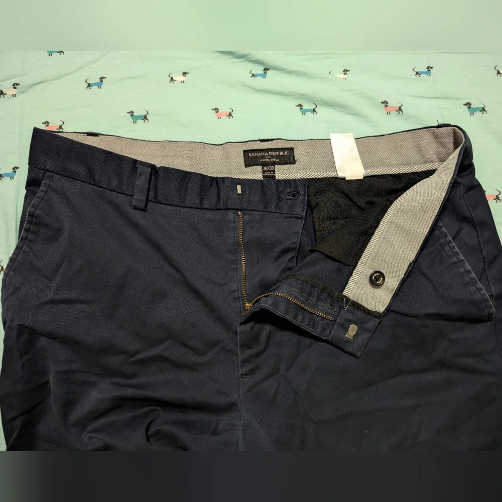EUC Banana Republic men's tech motion Aiden Chino cotton pants,Navy blue,36x30